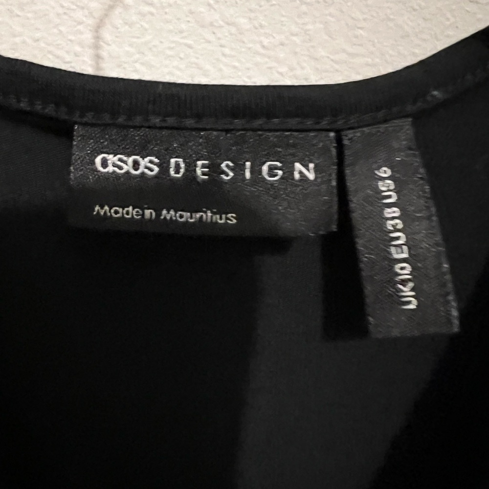 #845 ASOS Design cross over halterneck top in black size 6 - Picture 4 of 4